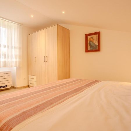 Apartment Hrabric Njivice Esterno foto