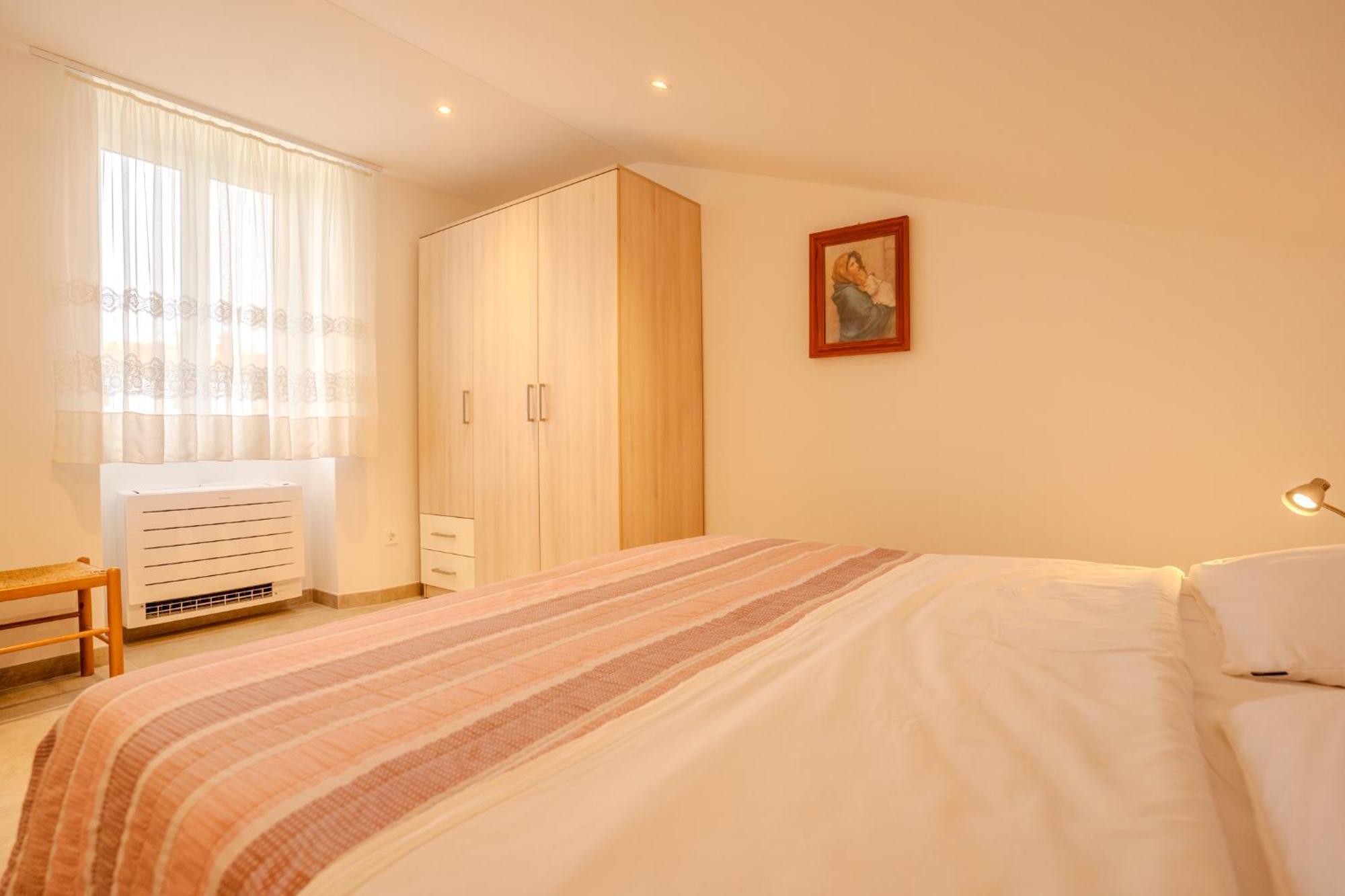 Apartment Hrabric Njivice Esterno foto