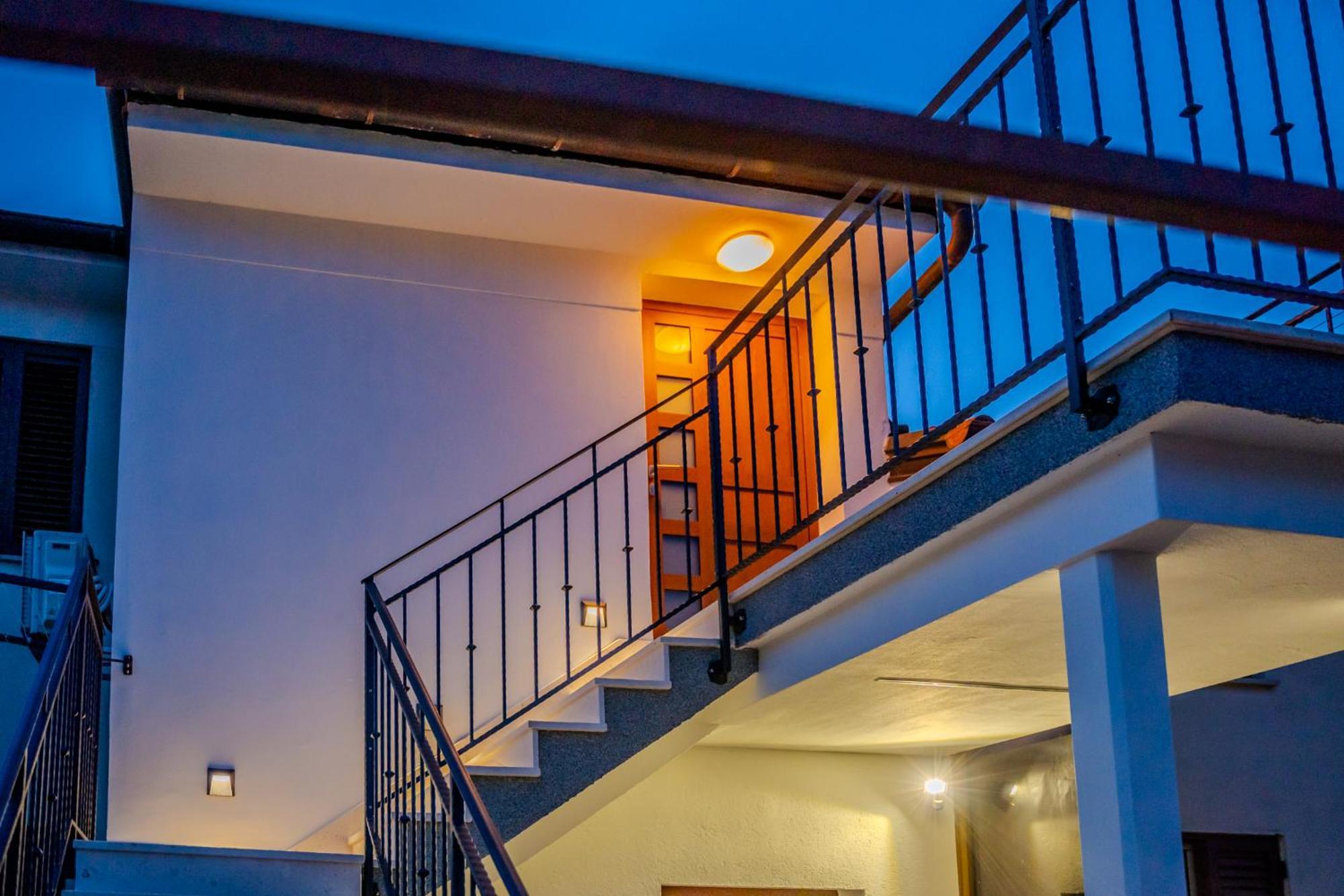Apartment Hrabric Njivice Esterno foto